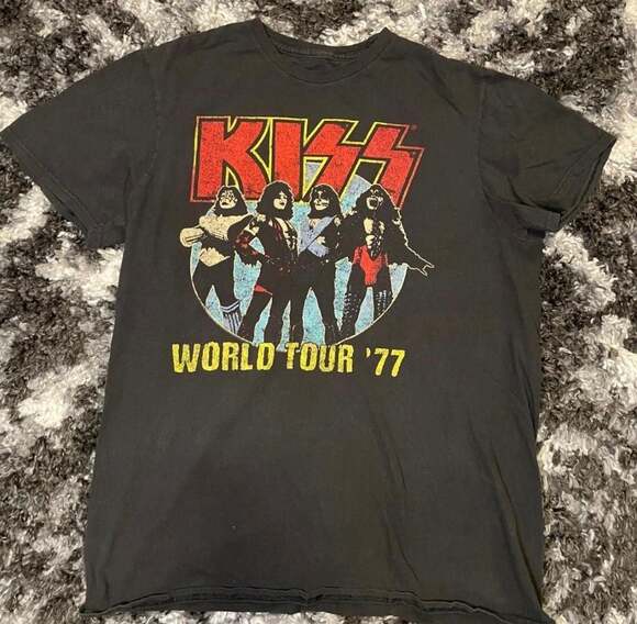 KISS Other - KISS World Tour '77 Graphic T-Shirt - Men's Size Medium